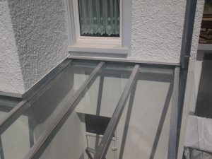Überdachung